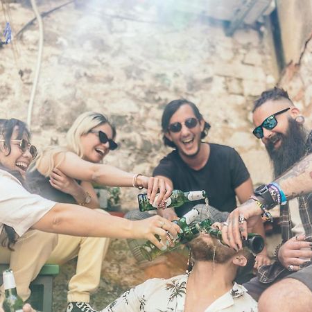 Booze & Snooze Social Hostel Spalato Esterno foto