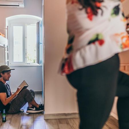 Booze & Snooze Social Hostel Spalato Esterno foto