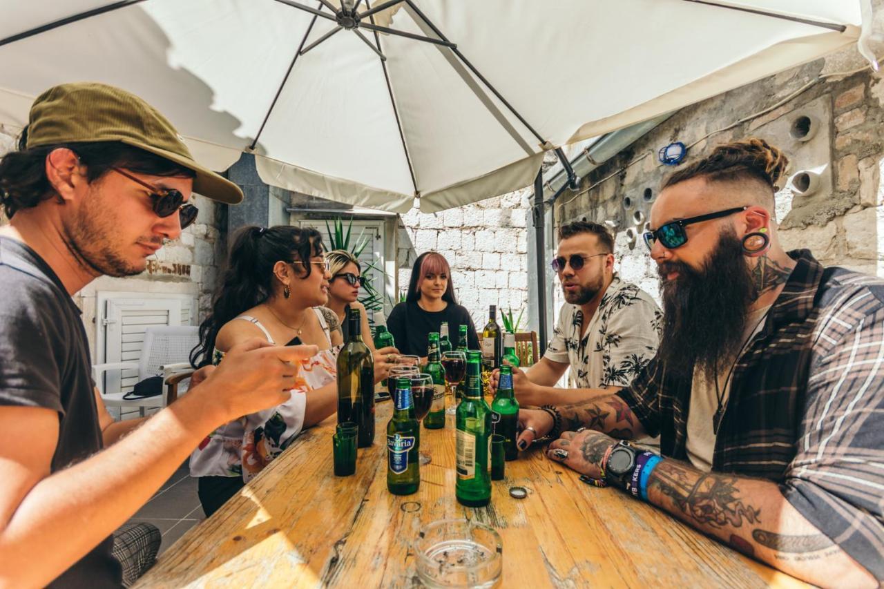 Booze & Snooze Social Hostel Spalato Esterno foto