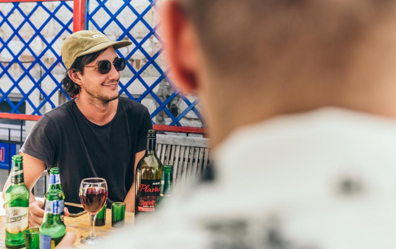 Booze & Snooze Social Hostel Spalato Esterno foto